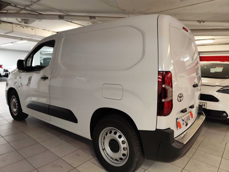 Toyota ProAce City electric drive 100 kW Combi L1 GX — zdjęcie 3