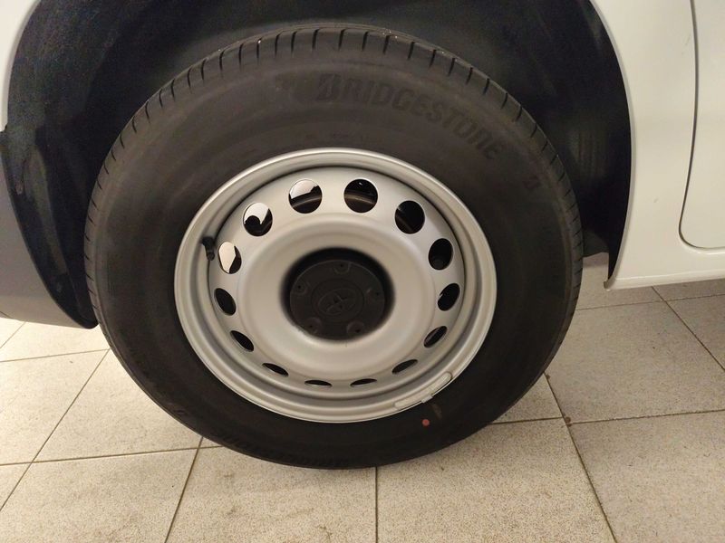 Toyota ProAce City electric drive 100 kW Combi L1 GX — zdjęcie 18
