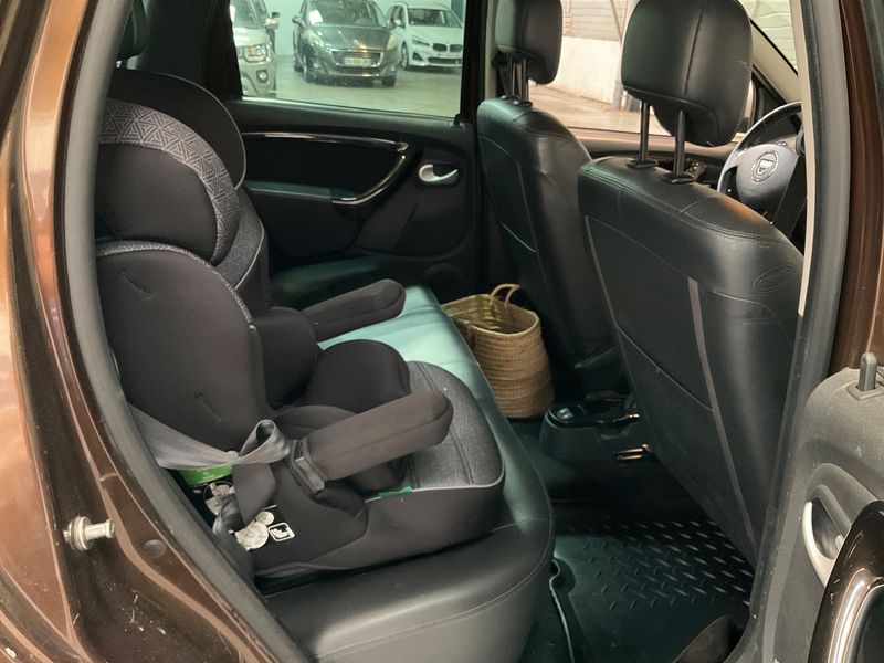Dacia Duster 1.5 dCi Prestige 4x4 — zdjęcie 14