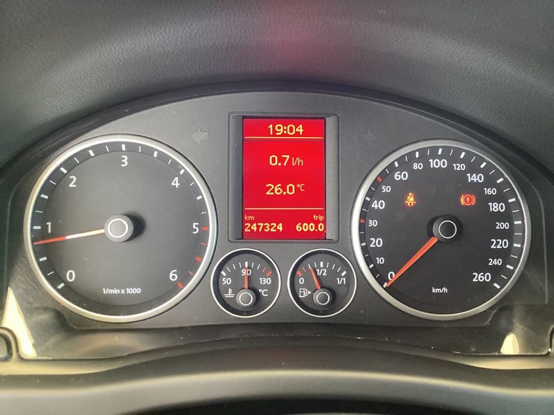 Volkswagen Tiguan 2.0 TDI Sport & Style 4Motion — zdjęcie 13