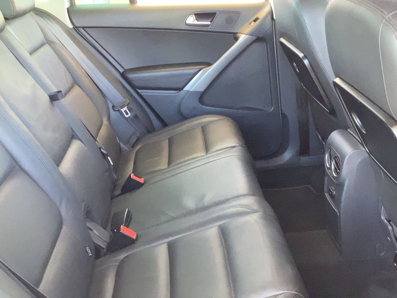 Volkswagen Tiguan 2.0 TDI Sport & Style 4Motion — zdjęcie 14