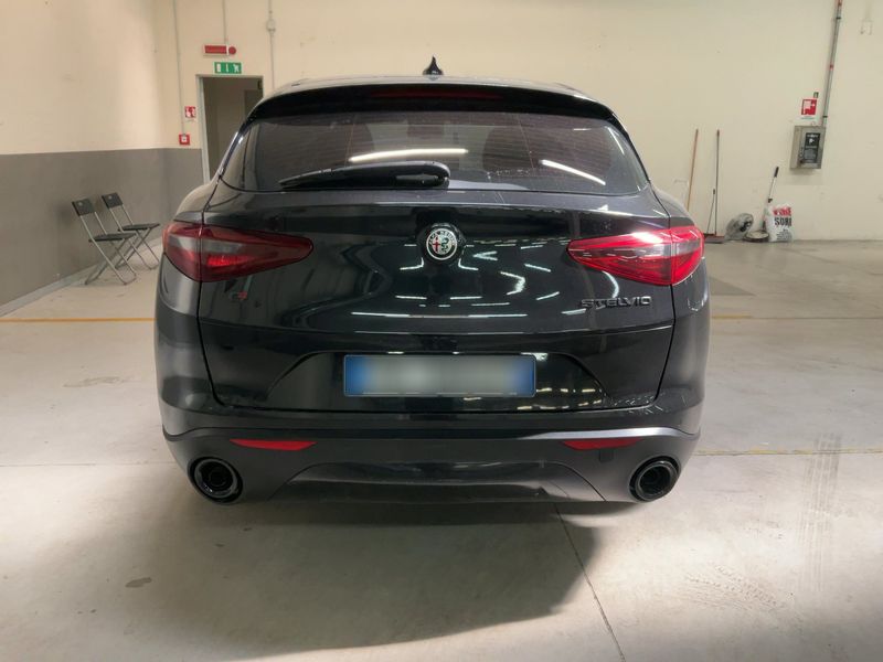 Alfa Romeo Stelvio 2.2 JTDM Business Q4 — zdjęcie 5