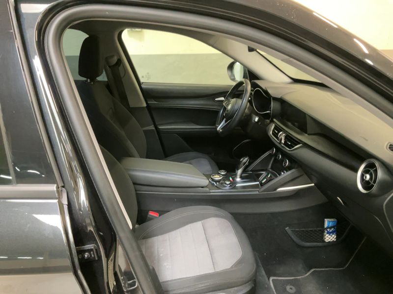Alfa Romeo Stelvio 2.2 JTDM Business Q4 — zdjęcie 11