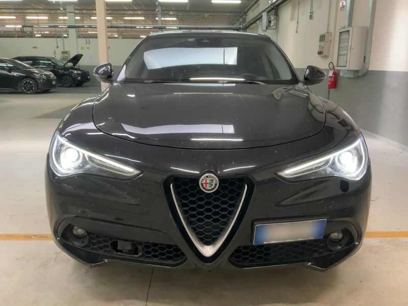 Alfa Romeo Stelvio 2.2 JTDM Business Q4 — zdjęcie 9
