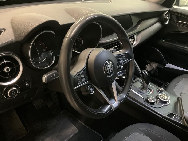 Alfa Romeo Stelvio 2.2 JTDM Business Q4 2018 – снимка 23