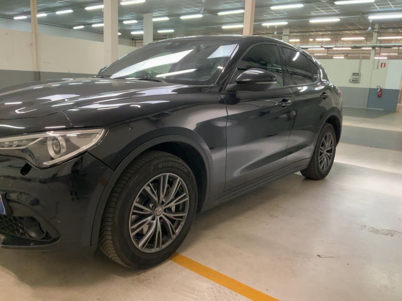 Alfa Romeo Stelvio 2.2 JTDM Business Q4 — zdjęcie 2