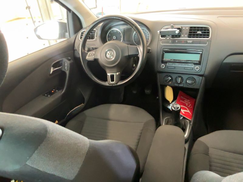 Volkswagen Polo 1.4 FSI Comfortline — zdjęcie 12