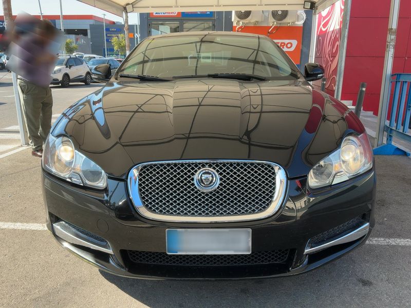 Jaguar XF 3.0 V6 Luxury — zdjęcie 9