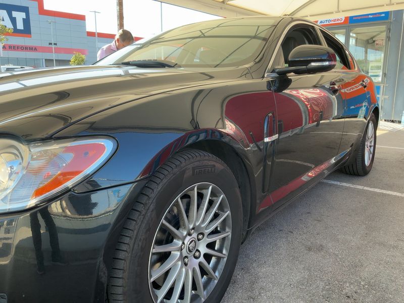 Jaguar XF 3.0 V6 Luxury — zdjęcie 2