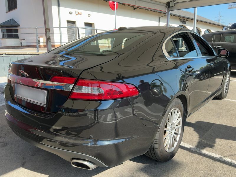 Jaguar XF 3.0 V6 Luxury — zdjęcie 6