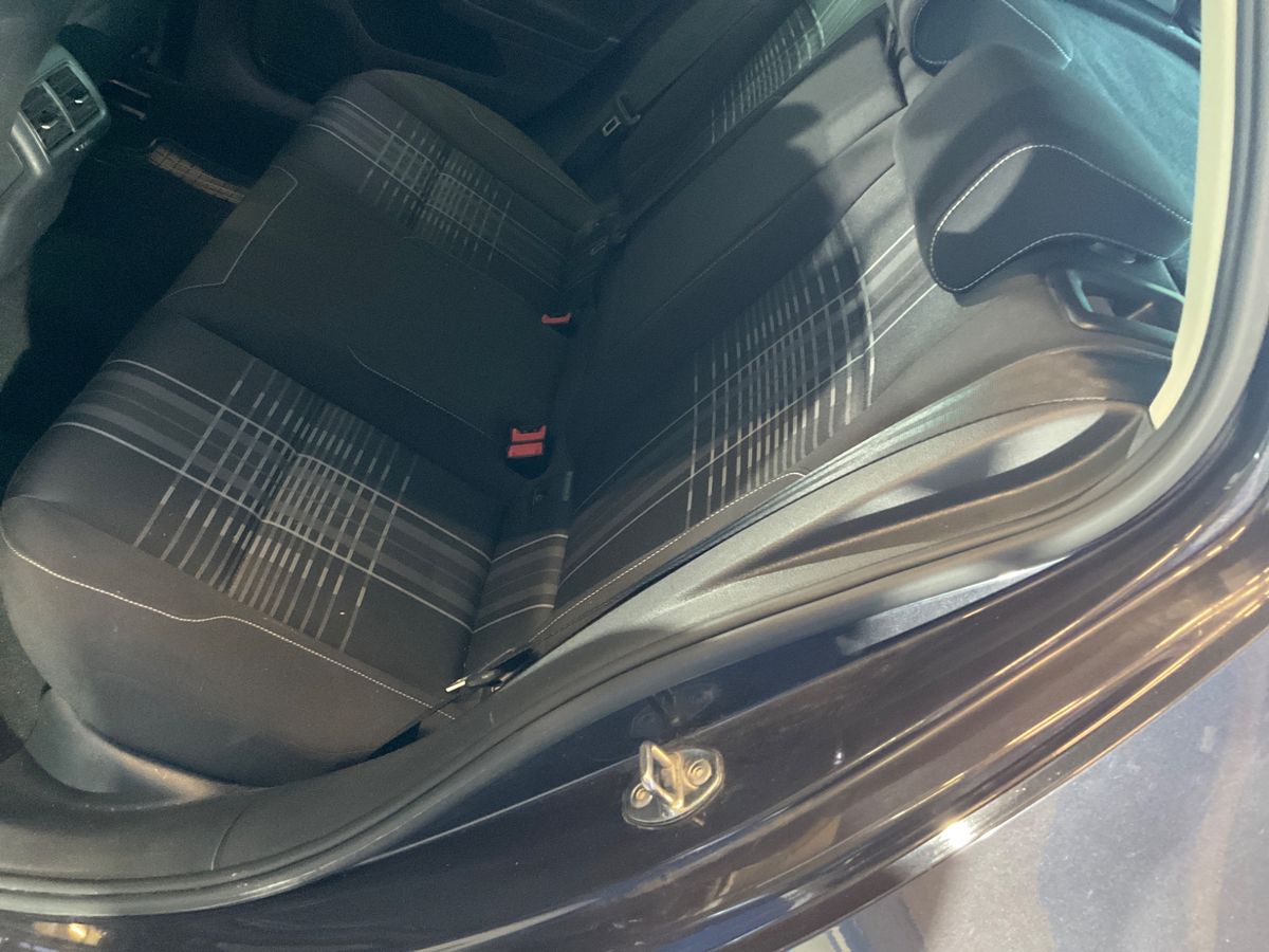 Volkswagen Golf 2015 — photo 57