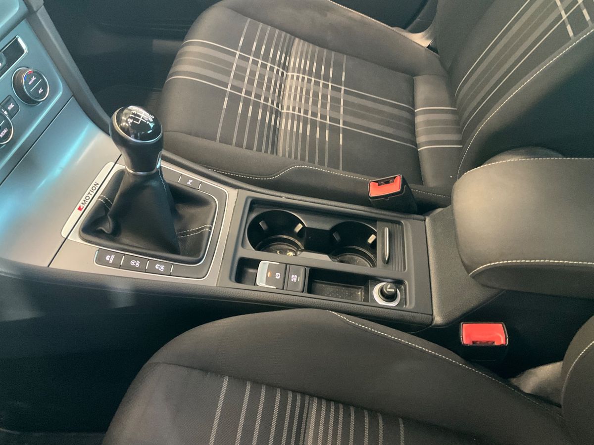 Volkswagen Golf 2015 — photo 52