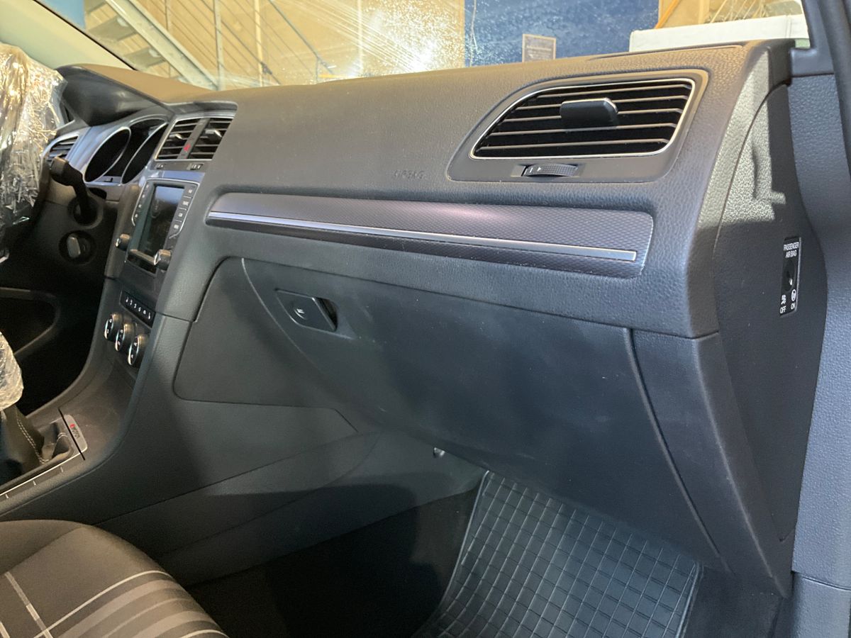 Volkswagen Golf 2015 — photo 49