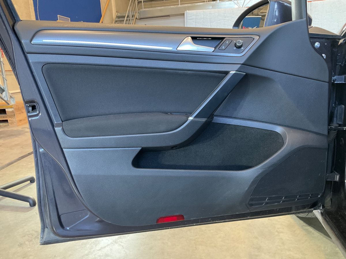 Volkswagen Golf 2015 — photo 58