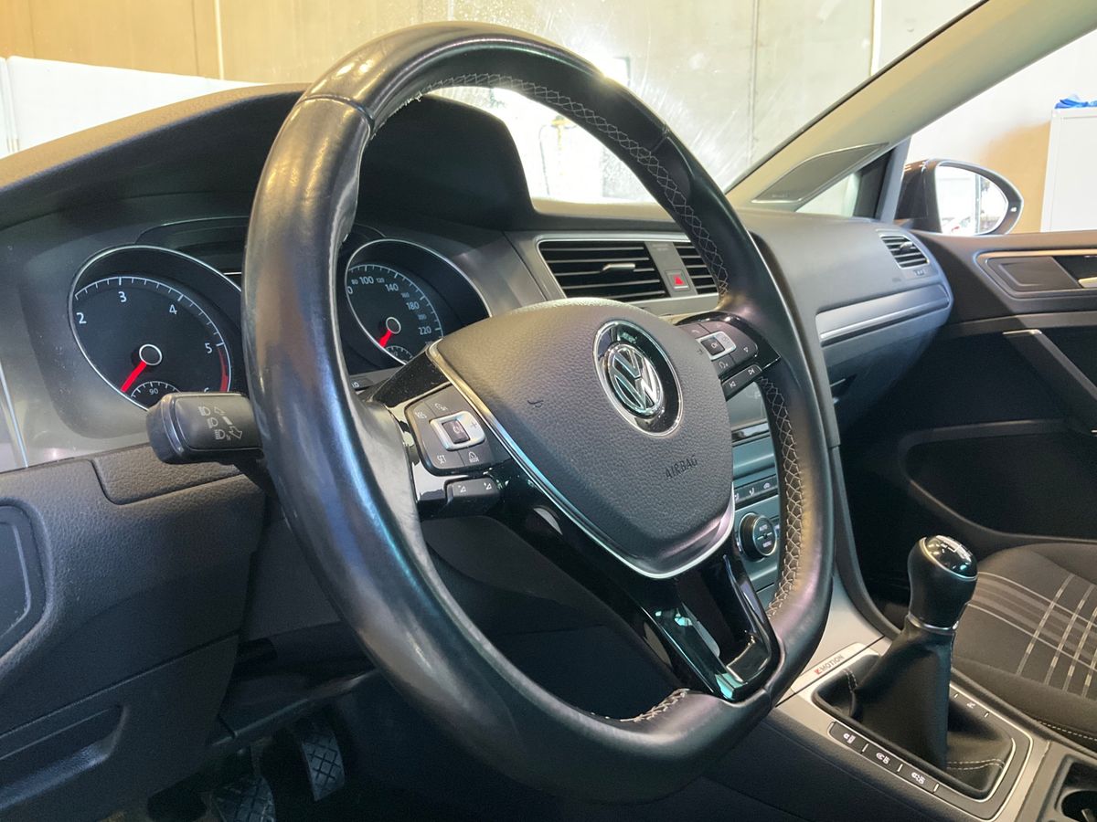 Volkswagen Golf 2015 — photo 50