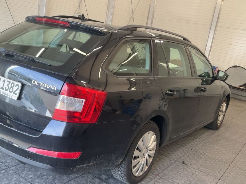 Skoda Octavia 2.0 TDI Ambition — zdjęcie 6