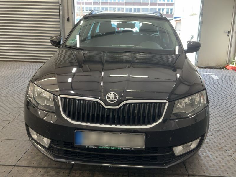 Skoda Octavia 2.0 TDI Ambition — zdjęcie 9