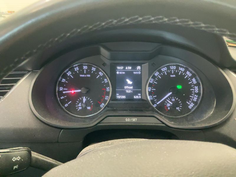 Skoda Octavia 2.0 TDI Ambition — zdjęcie 13