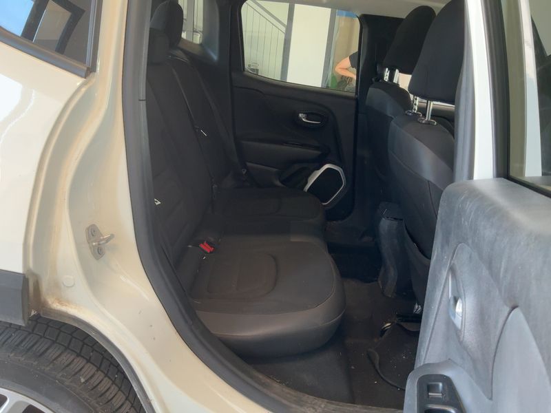 Jeep Renegade 1.6 M-Jet Limited FWD — zdjęcie 14