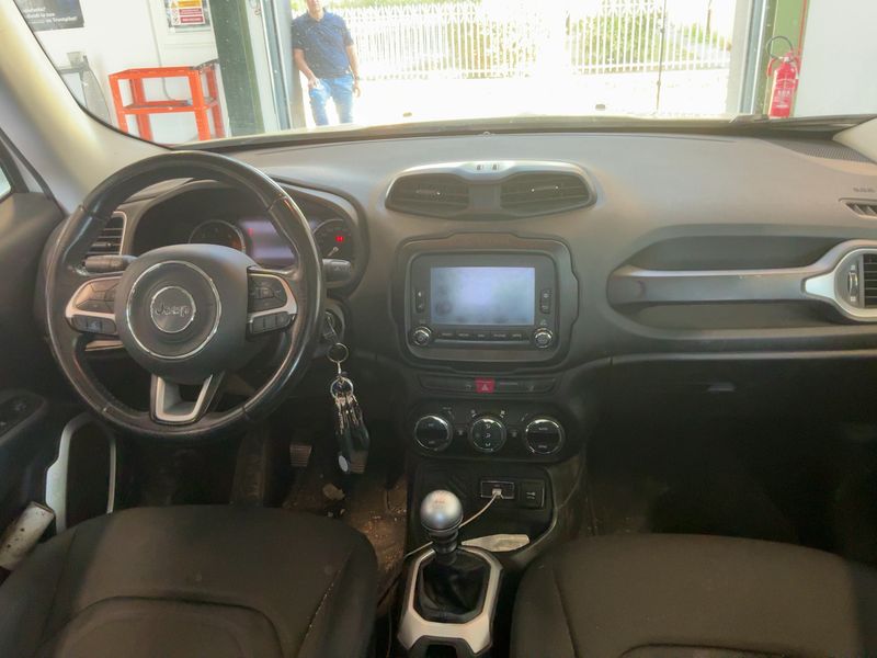 Jeep Renegade 1.6 M-Jet Limited FWD — zdjęcie 12