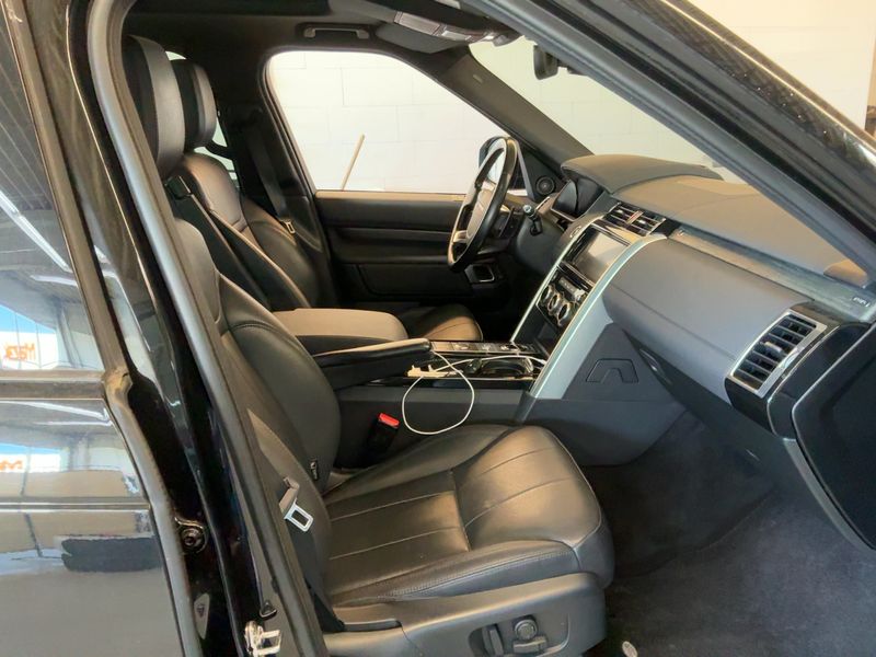Land Rover Discovery 5 3.0 SD V6 HSE — zdjęcie 11