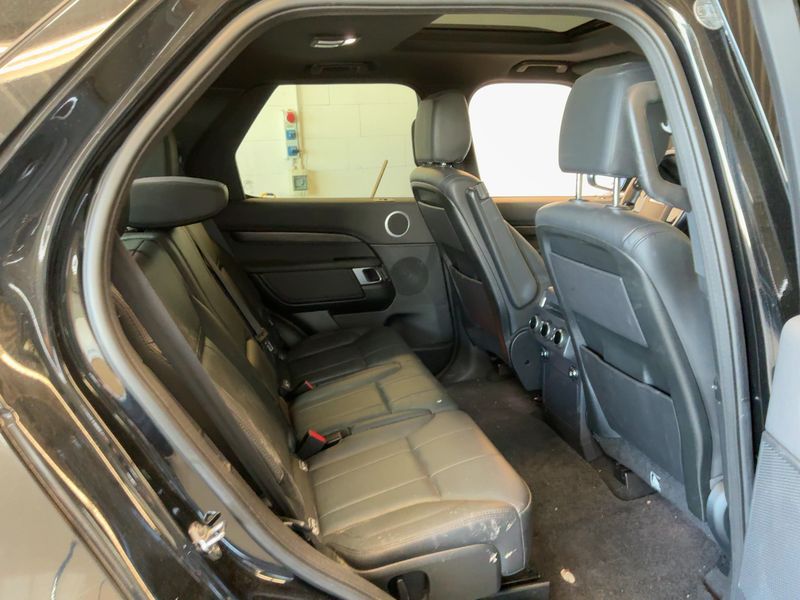 Land Rover Discovery 5 3.0 SD V6 HSE — zdjęcie 14