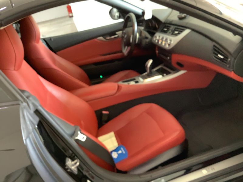 BMW Z4 sDrive 35i — zdjęcie 11