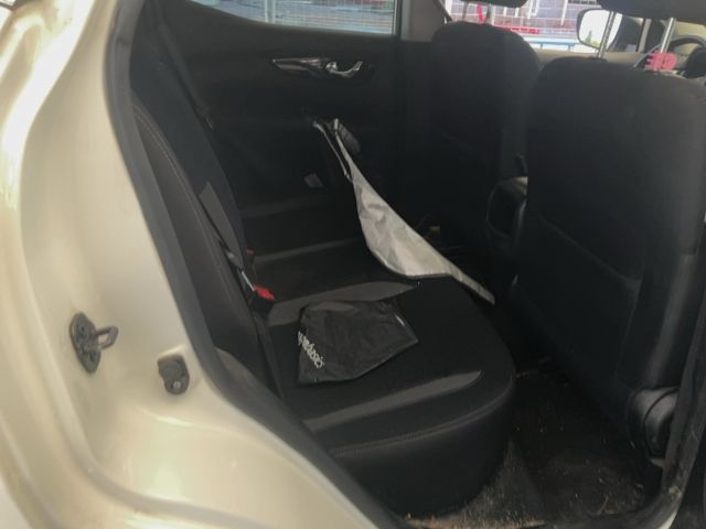 Nissan Qashqai 1.3 DIG-T Acenta 2020 – снимка 19