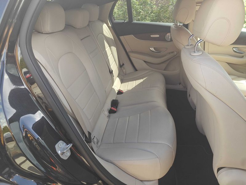 Mercedes-Benz GLC-Klasse GLC 250 4Matic AMG Line — zdjęcie 14