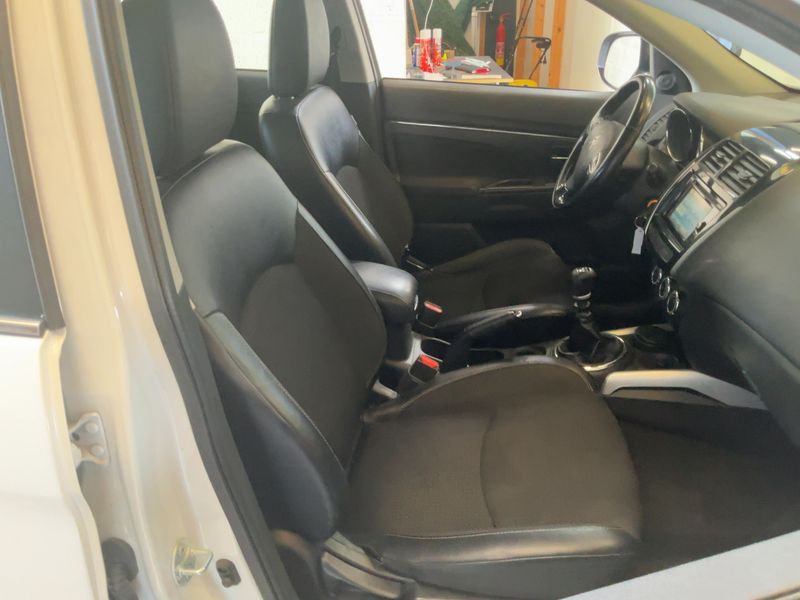 Citroen C4 Aircross 1.6 e-HDi Collection 4x2 — zdjęcie 11