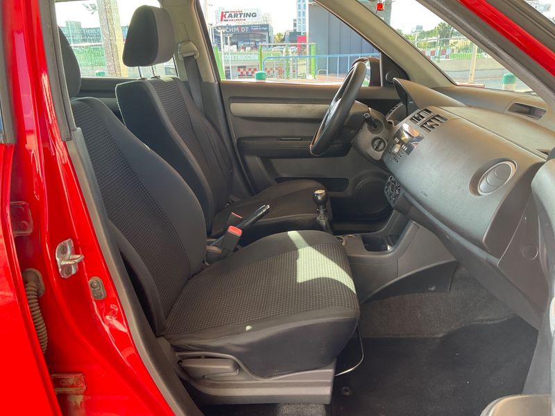 Suzuki Swift 1.3 Club — zdjęcie 3