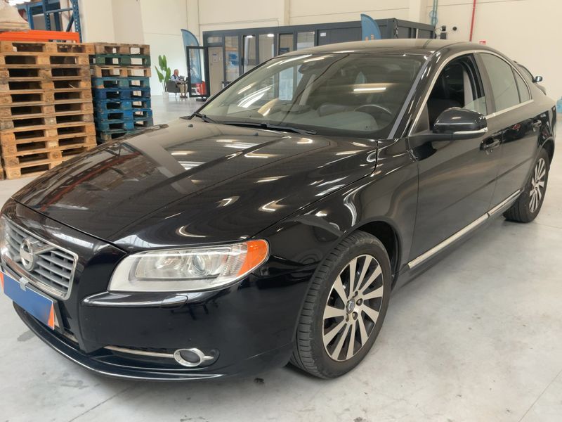 Volvo S80 2.0 D3 Summum — zdjęcie 2