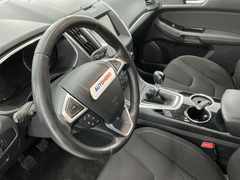 Ford S-Max 1.5 EcoBoost Titanium 2017 – снимка 38