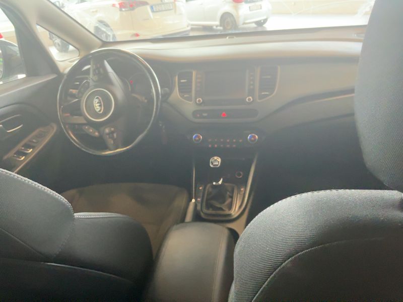 Kia Carens 1.7 CRDi Active — zdjęcie 12
