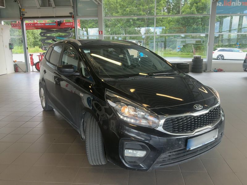Kia Carens 1.7 CRDi Active — zdjęcie 8