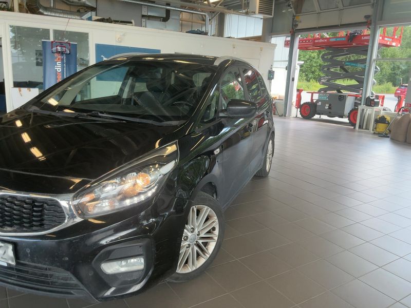 Kia Carens 1.7 CRDi Active — zdjęcie 2