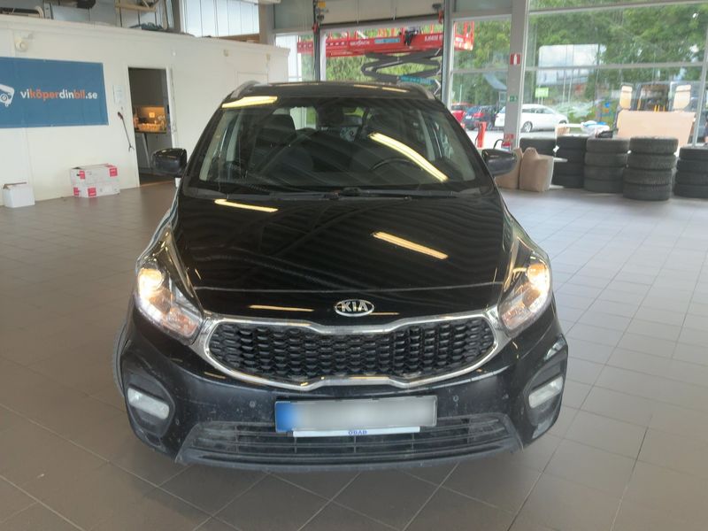 Kia Carens 1.7 CRDi Active — zdjęcie 9