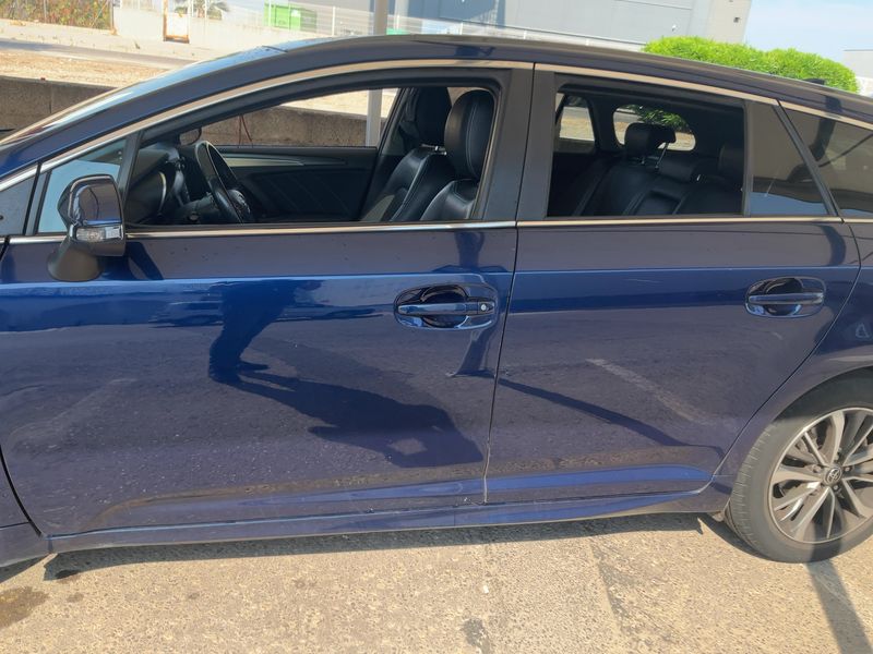 Toyota Avensis 2.0 D-4D Executive 2016 – снимка 4