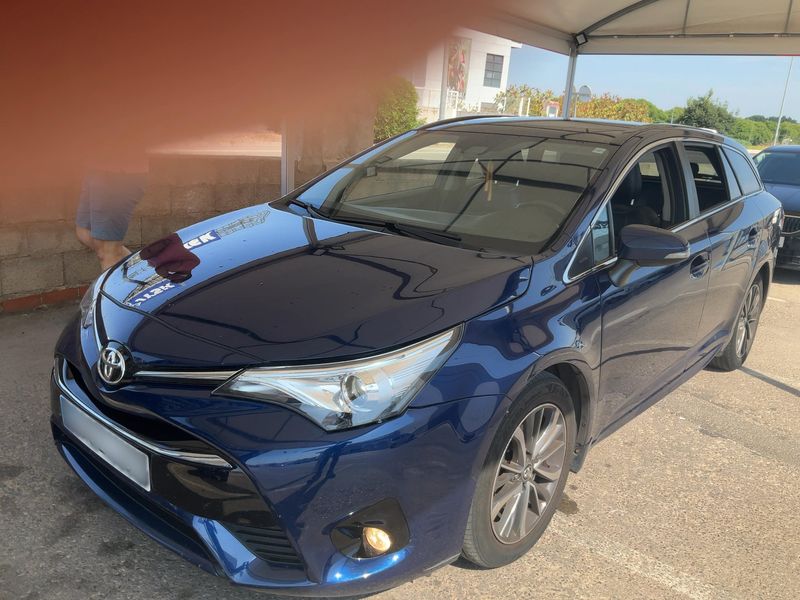Toyota Avensis 2.0 D-4D Executive 2016 – снимка 1
