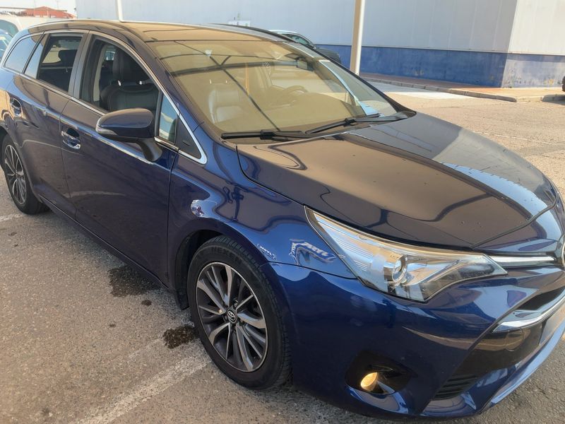Toyota Avensis 2.0 D-4D Executive 2016 – снимка 12