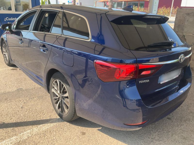 Toyota Avensis 2.0 D-4D Executive 2016 – снимка 6