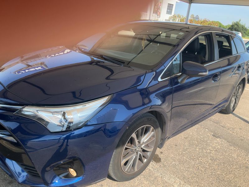 Toyota Avensis 2.0 D-4D Executive 2016 – снимка 2