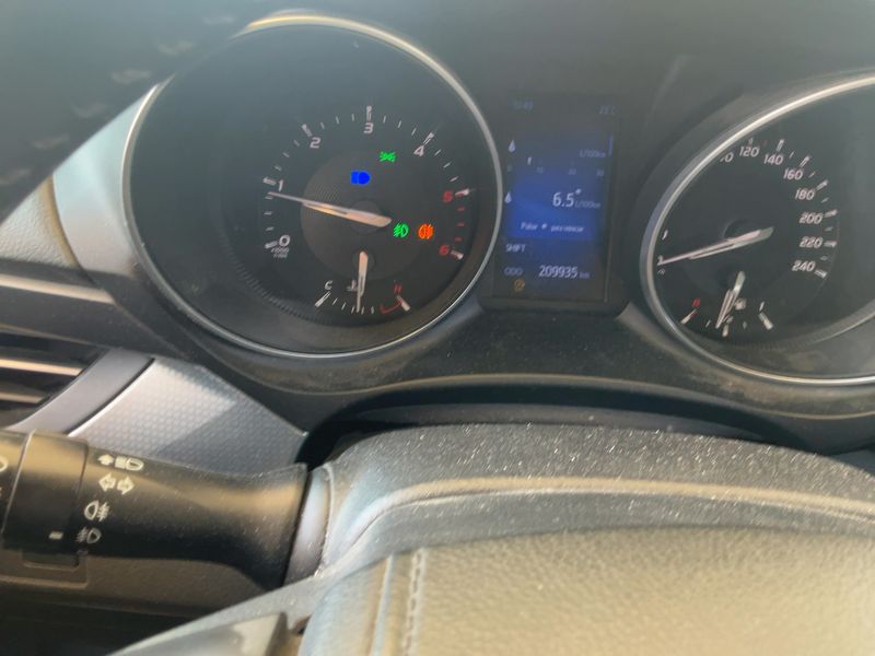 Toyota Avensis 2.0 D-4D Executive 2016 – снимка 18