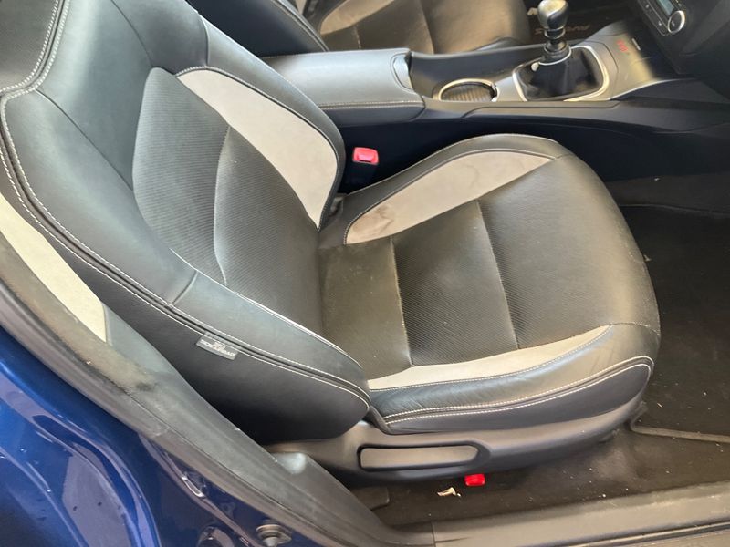 Toyota Avensis 2.0 D-4D Executive 2016 – снимка 26