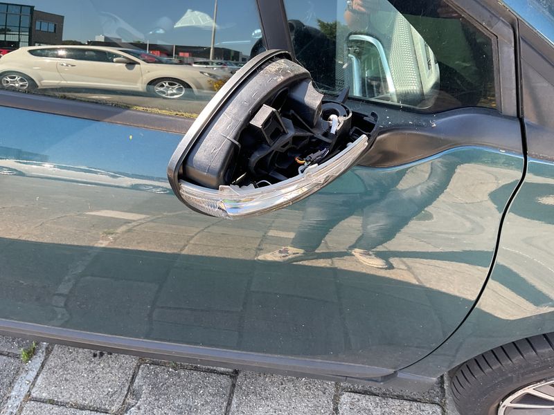 Peugeot 2008 1.2 e-VTi Active 2016 – снимка 20