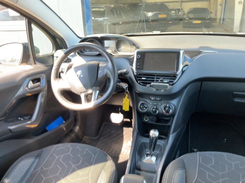 Peugeot 2008 1.2 e-VTi Active 2016 – снимка 17