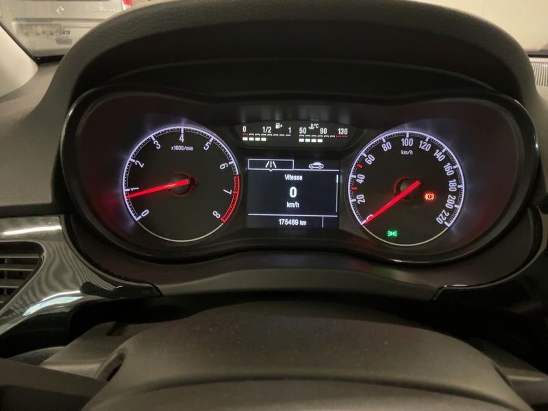 Opel Corsa 1.4 Edition — zdjęcie 13
