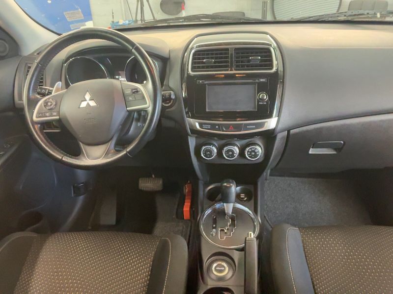 Mitsubishi ASX 2.2 DI-D Comfort Edition 4WD — zdjęcie 12