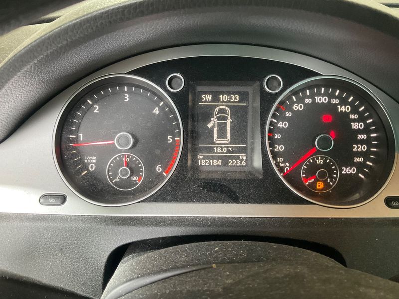 Volkswagen Passat 2.0 TDI Comfortline — zdjęcie 13