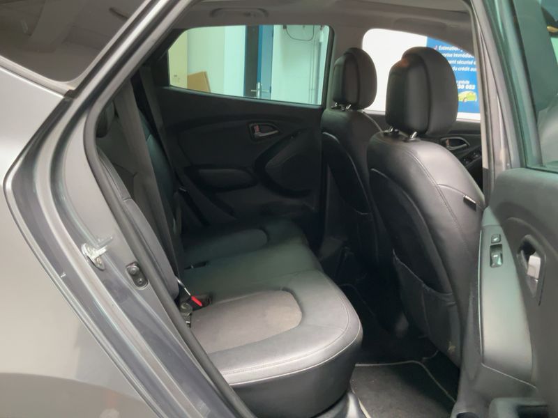 Hyundai ix35 1.7 CRDi Business Blue 2WD — zdjęcie 14